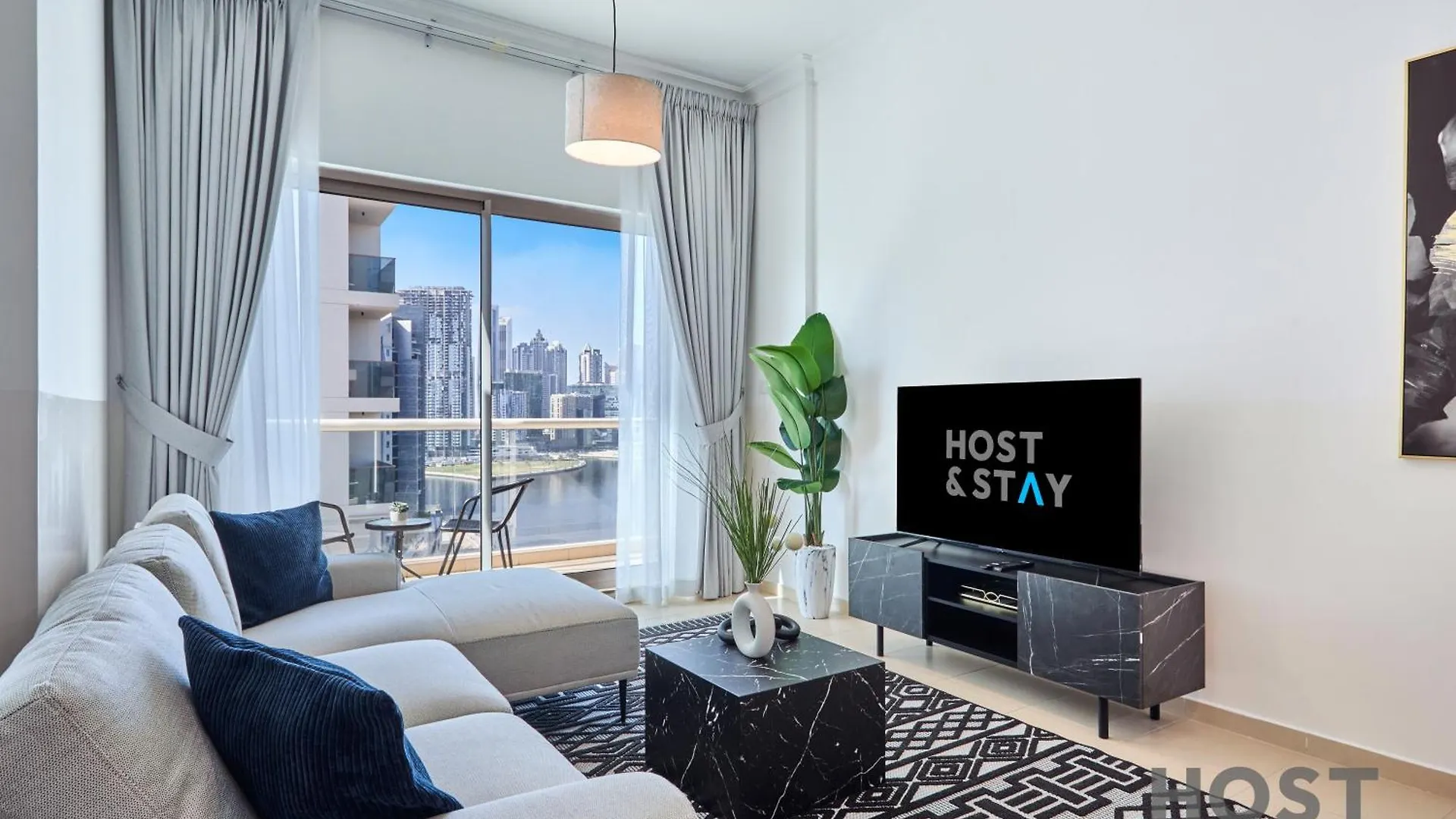 Stylish Renovated 1-Bedroom In Mayfair Residency Dubai 0*,  Vereinigte Arabische Emirate