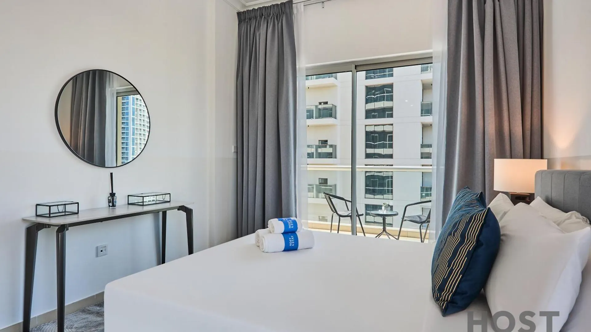 Stylish Renovated 1-Bedroom In Mayfair Residency Dubai Apartment
