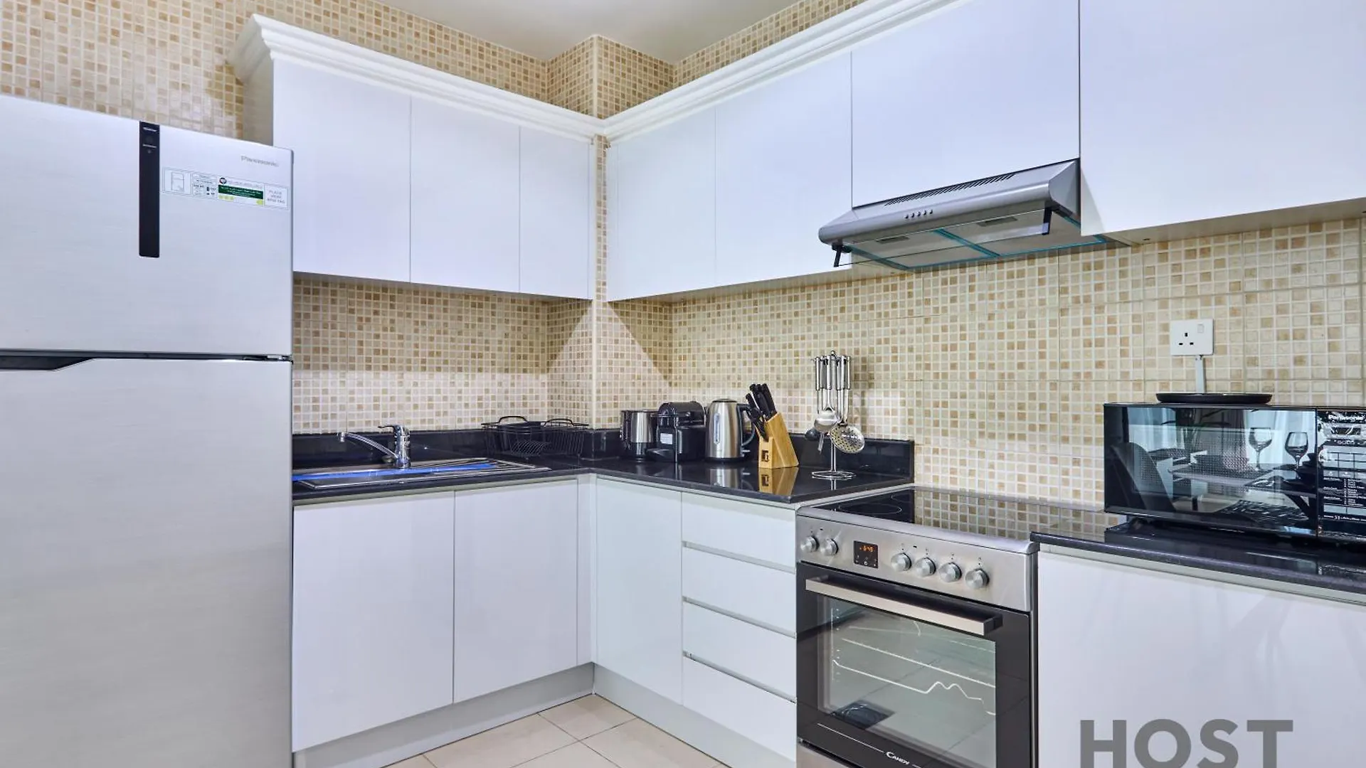 Stylish Renovated 1-Bedroom In Mayfair Residency Dubai 0*,